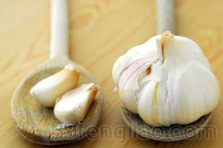 蜂蜜具有健脾、和胃、养阴的作用