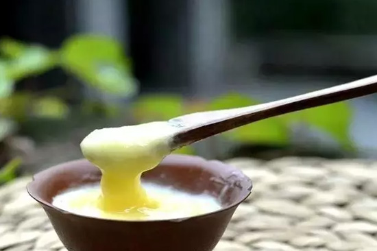 蜂王浆防治白发原理