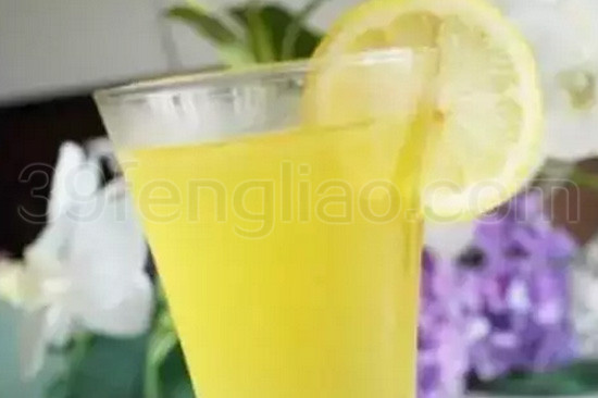 国外流行蜂蜜柠檬治感冒