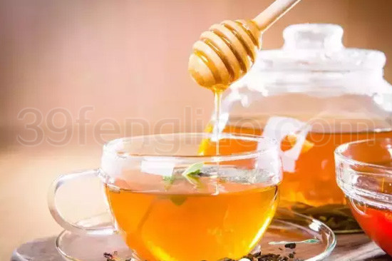 茶水加蜂蜜：提神、防暑、解乏