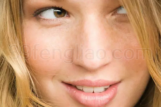 淡化色斑，请试试蜂蜜…