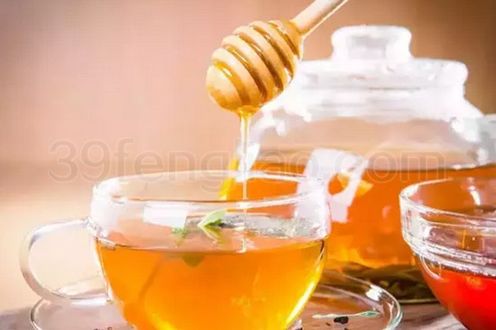 酒后头疼喝点蜂蜜水