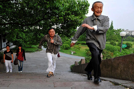 一杯蜂蜜柚子茶,脸上不长斑!