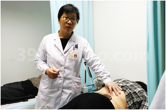 2016众媒体看蜂疗走进石家庄第一医院