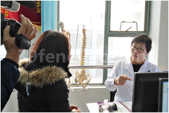 2016年“众媒体看蜂疗”走进石家庄第一医院