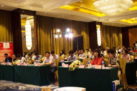 赖秀丽荣任世界中联蜂疗专业委员会常务理事