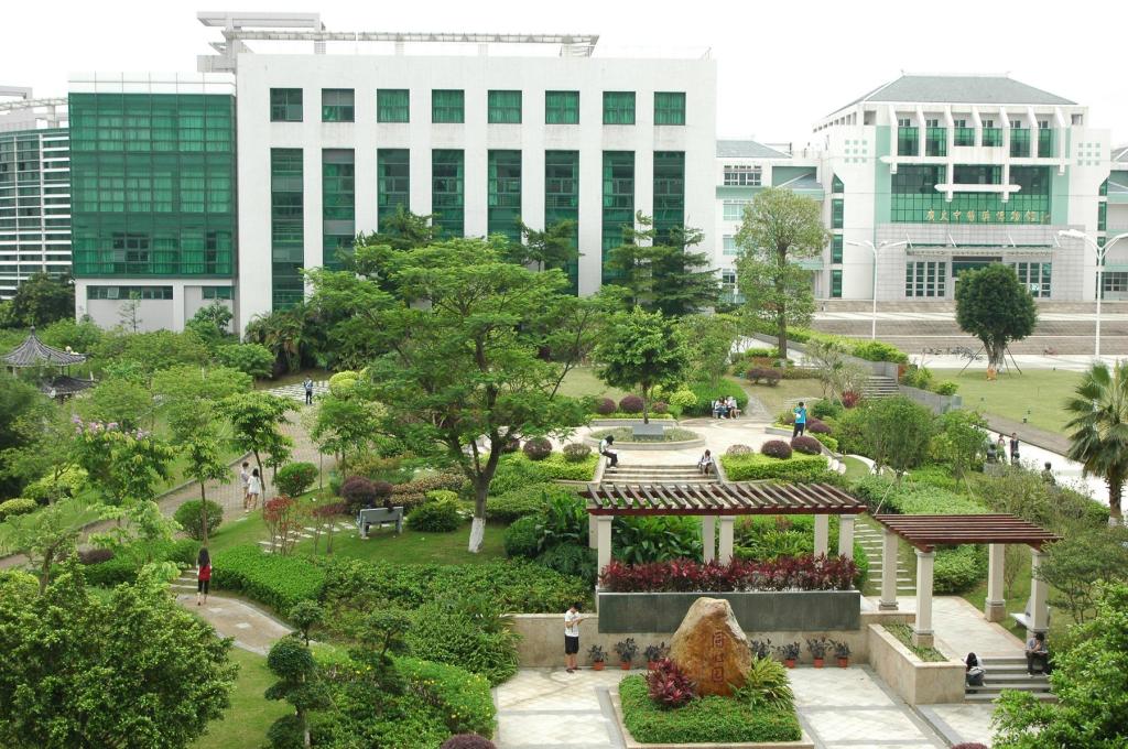 赖秀丽荣任世界中联蜂疗专业委员会常务理事