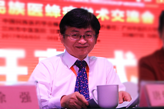 唐纯志秘书长主持蜂疗分会2017理事会议