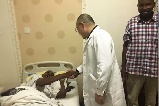 RLife国际医疗中心成功让苏丹高度截瘫患者站立
