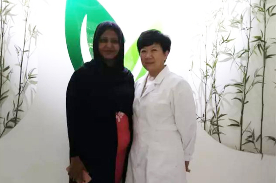 据39蜂疗网记者了解28岁苏丹女作家Nidal，疾病缠身，颈椎病，类风湿，腰椎病接踵而至。疼痛难忍，严重影响了她的正常生活。8月选择了中医蜂疗（北京）国际临床研究中心，进行中医治疗，三周的时间，Nidal全身的疼痛得到了很大缓解。