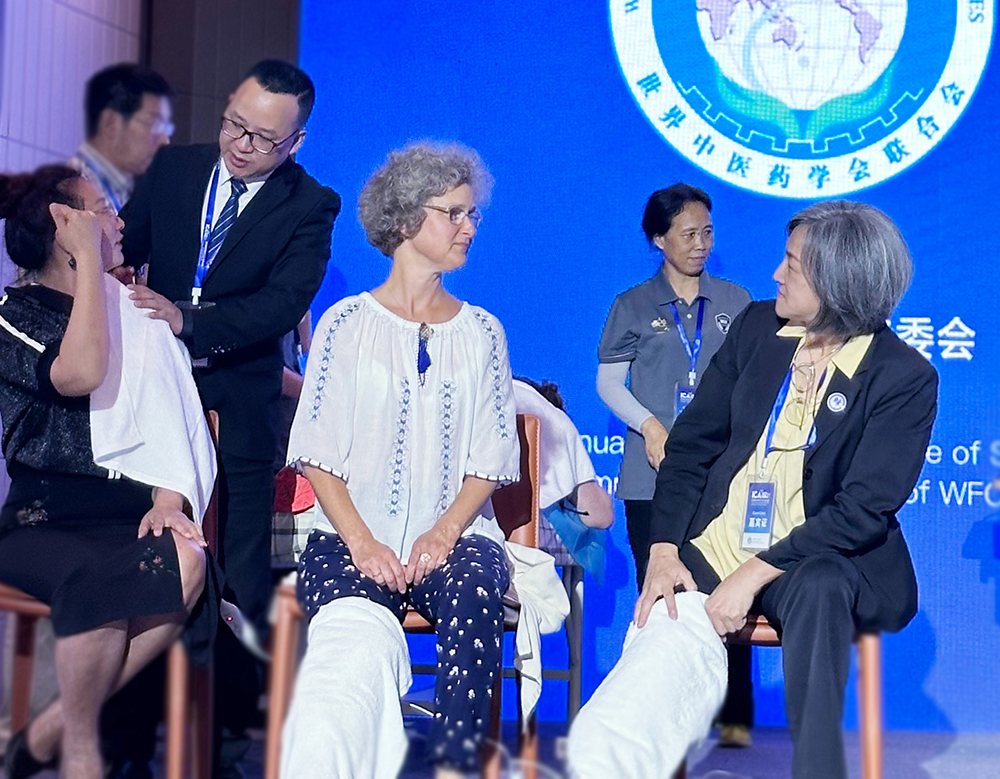 第四届世界蜂疗大会在中国·重庆武隆盛大开幕