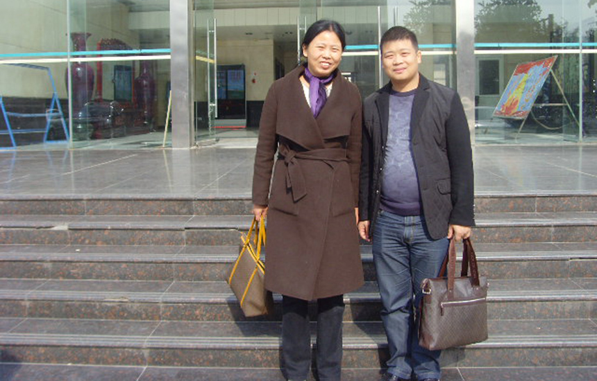 陆九妹与师弟蜂疗抗癌专家曾伟.