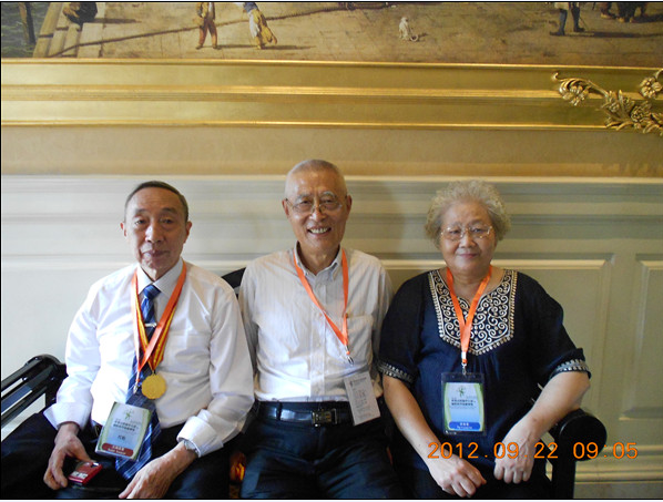 2012年在澳门参加学术会时与戴乾、房教授合影