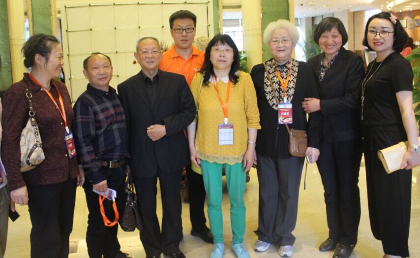 我与周颖芳王孟林教授等合影