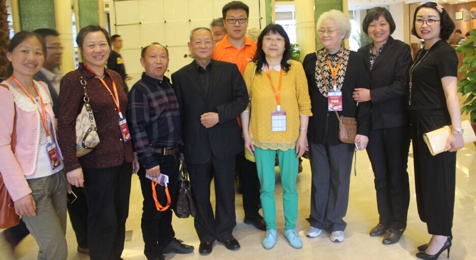 我与周颖芳王孟林教授等合影