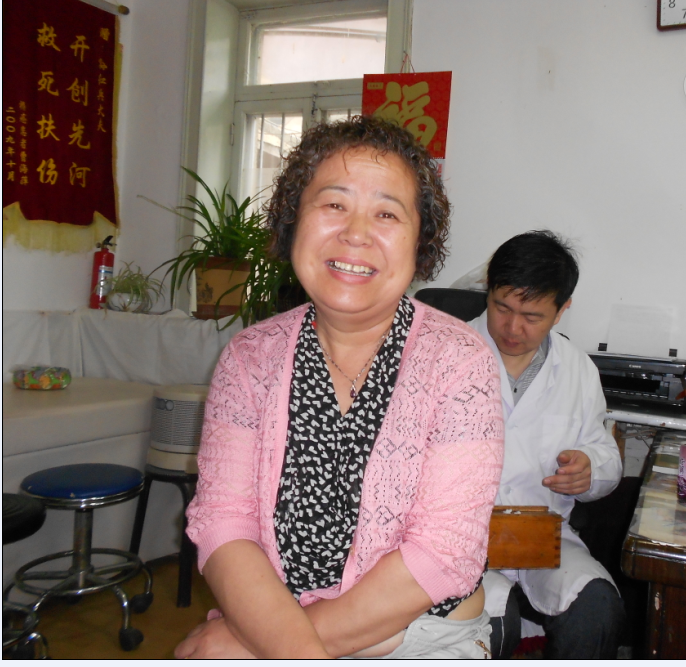 2001年因乳腺癌，淋巴转移9/9被医院宣布乳 腺癌中晚期，最多活半年的邹新莉，现在还健在。