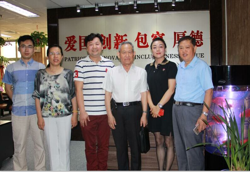 李振吉付主席在39蜂疗网考察工作中讲到：“要用互联网思维，做离互联网最远的事”在移动互联网领域，中国反而是领先美国的，因为移动互联网需要市场，需要产品人员的集聚。从1840年起170年，中国在这个互联网时代终于有了位居世界削列的机遇。